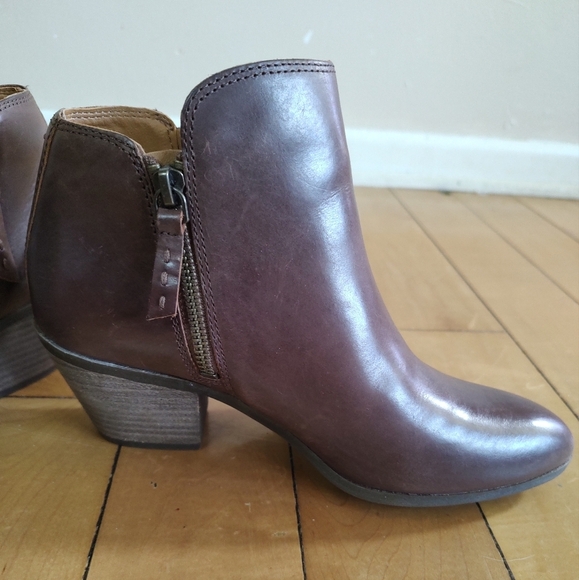 Frye Judith Women's Brown Leather Double Zip Ankle Booties - Picture 4 of 9